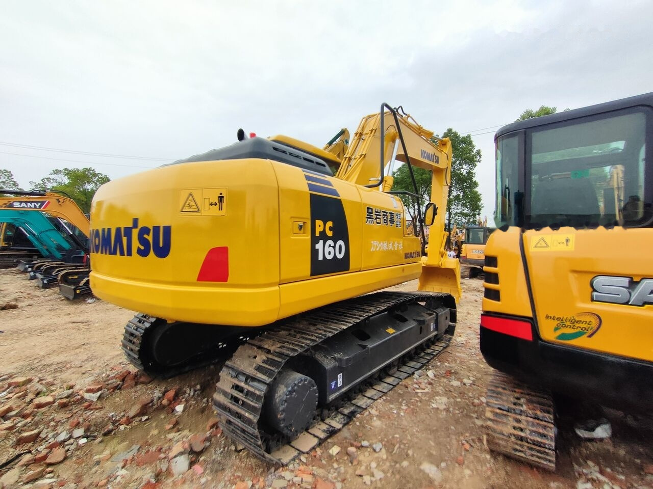 Komatsu PC160LC-7 - Máy xúc bánh xích: hình 4 Komatsu PC160LC-7 - Máy xúc bánh xích: hình 4