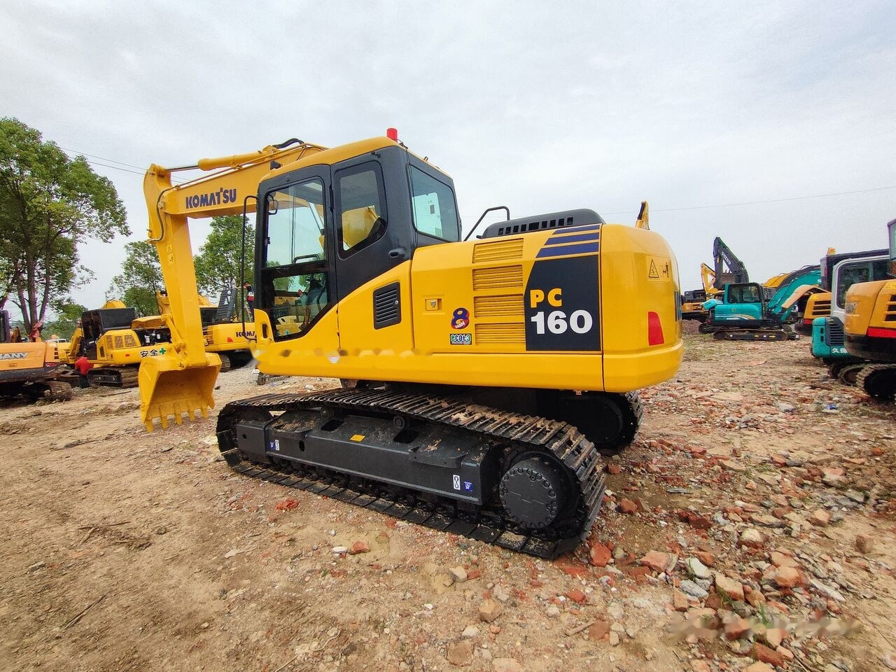 Komatsu PC160LC-7 - Máy xúc bánh xích: hình 2 Komatsu PC160LC-7 - Máy xúc bánh xích: hình 2