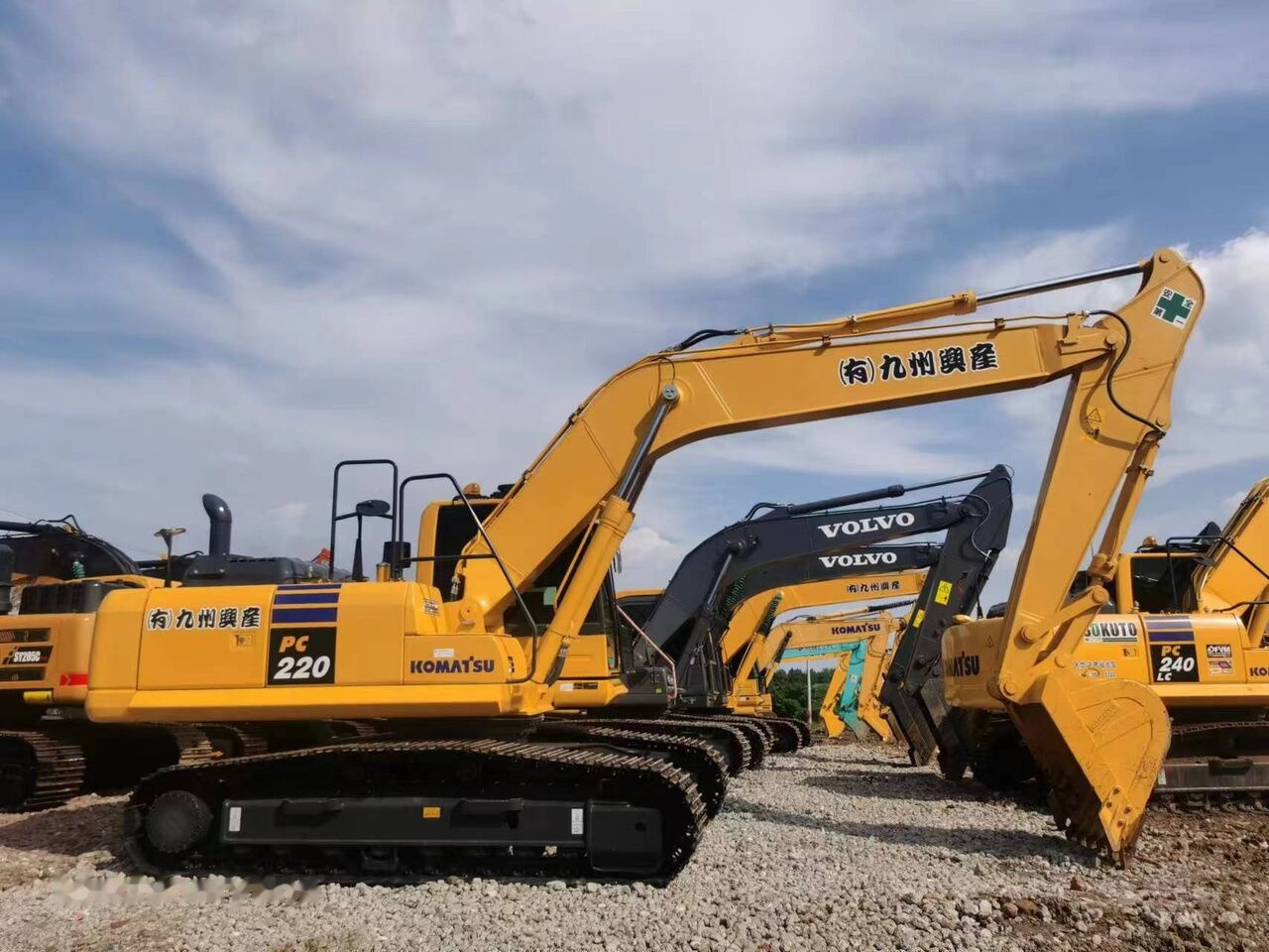 Komatsu PC220-8 MO - Máy xúc bánh xích: hình 2 Komatsu PC220-8 MO - Máy xúc bánh xích: hình 2