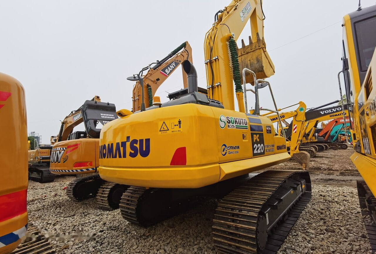 Komatsu PC220-8 - Máy xúc bánh xích: hình 5 Komatsu PC220-8 - Máy xúc bánh xích: hình 5