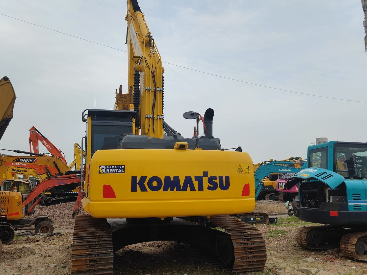 Komatsu PC240LC - Máy xúc bánh xích: hình 4 Komatsu PC240LC - Máy xúc bánh xích: hình 4