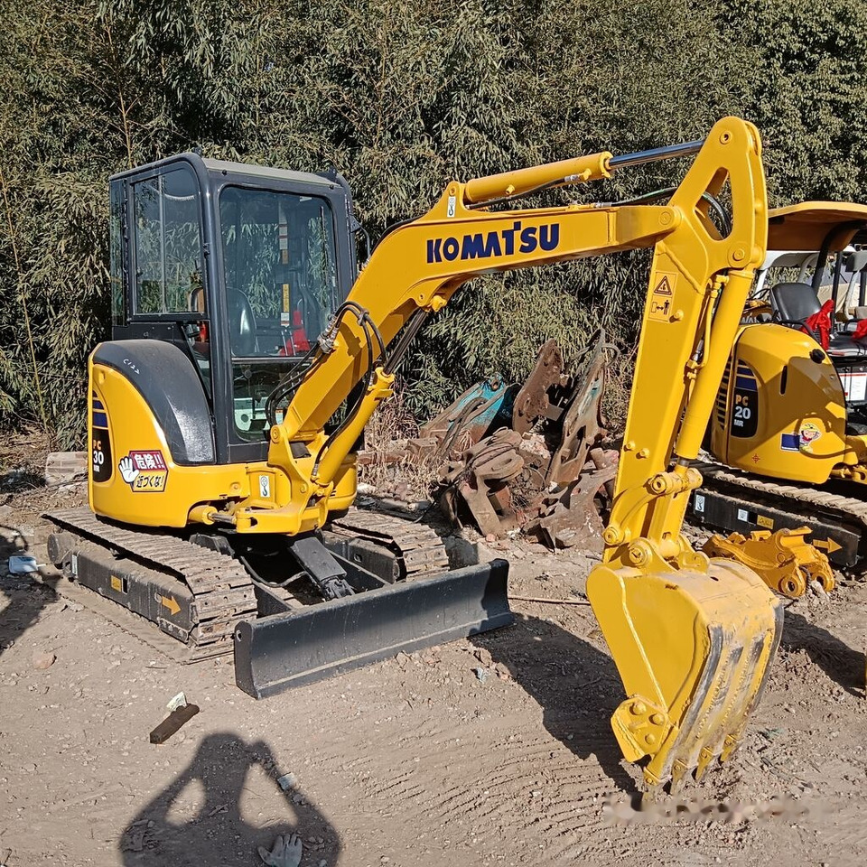 Komatsu PC30MR - Máy xúc mini: hình 2 Komatsu PC30MR - Máy xúc mini: hình 2