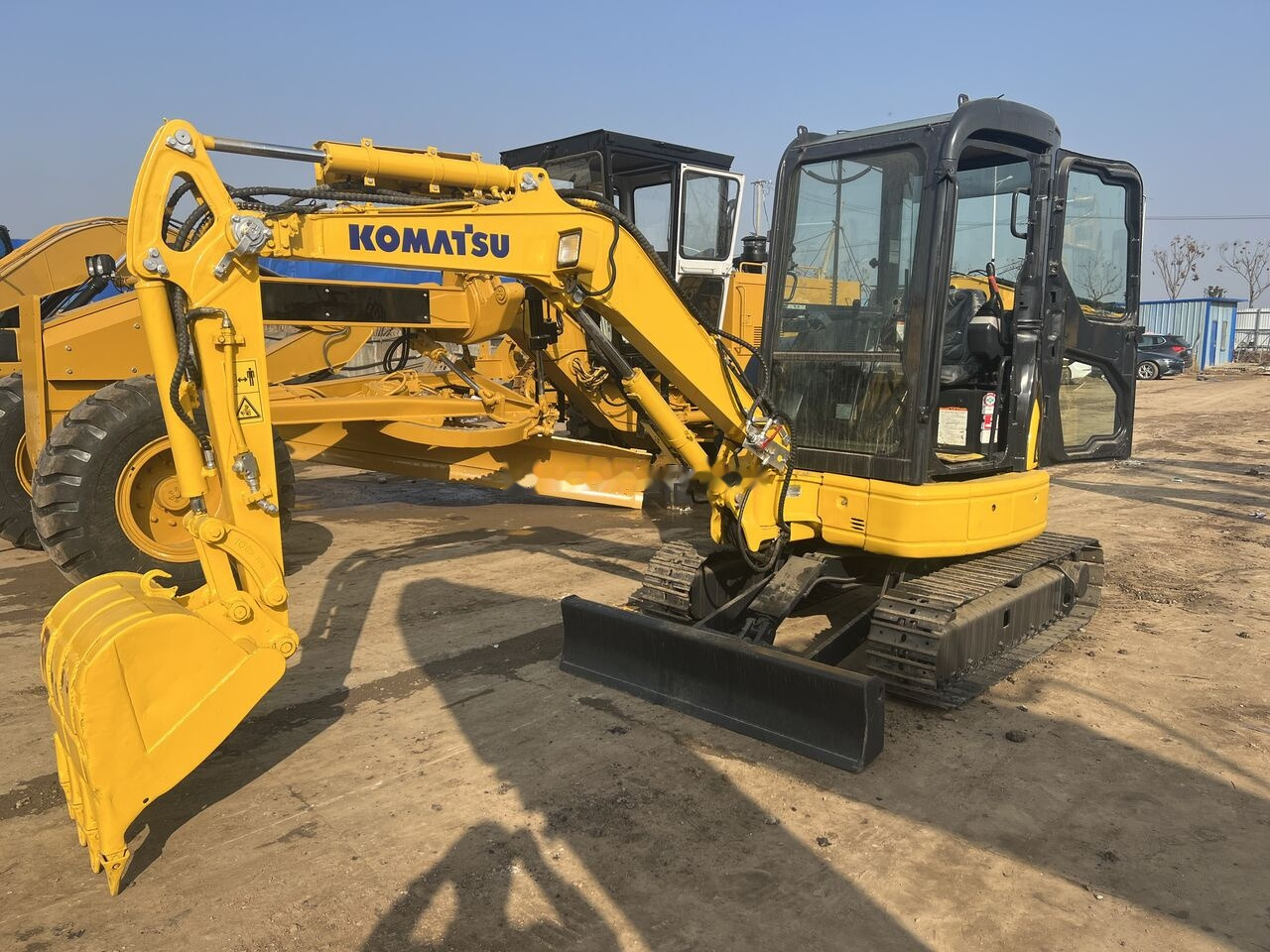 Komatsu PC30MR - Máy xúc mini: hình 4 Komatsu PC30MR - Máy xúc mini: hình 4