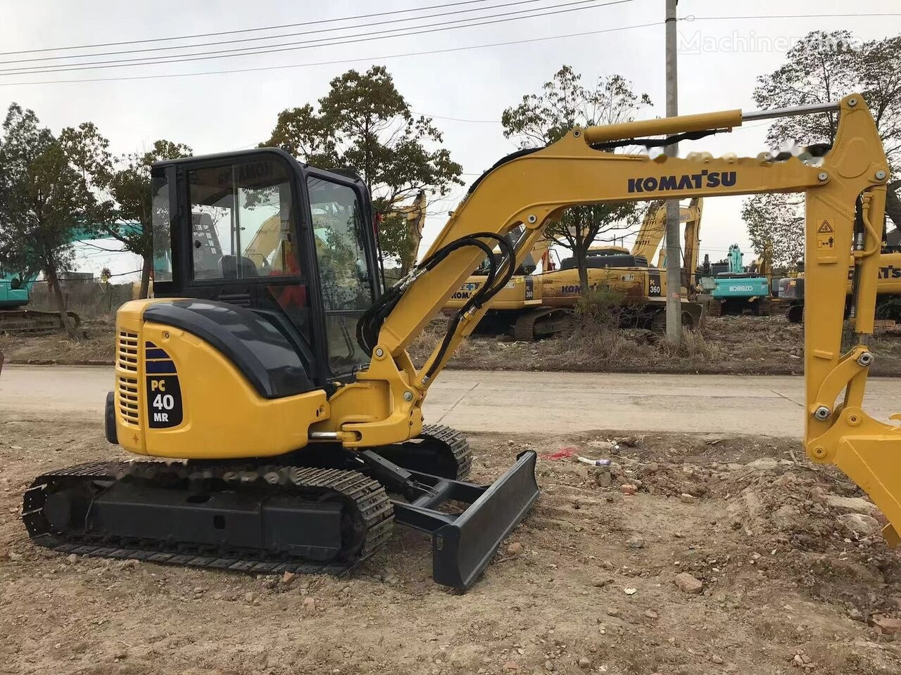 Komatsu PC40MR - Máy xúc mini: hình 4 Komatsu PC40MR - Máy xúc mini: hình 4