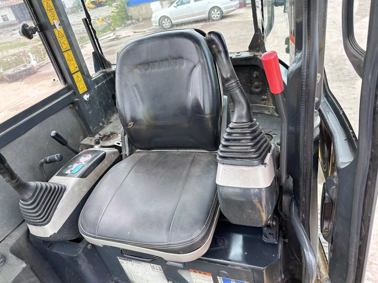 Komatsu PC50MR - Máy xúc mini: hình 5 Komatsu PC50MR - Máy xúc mini: hình 5