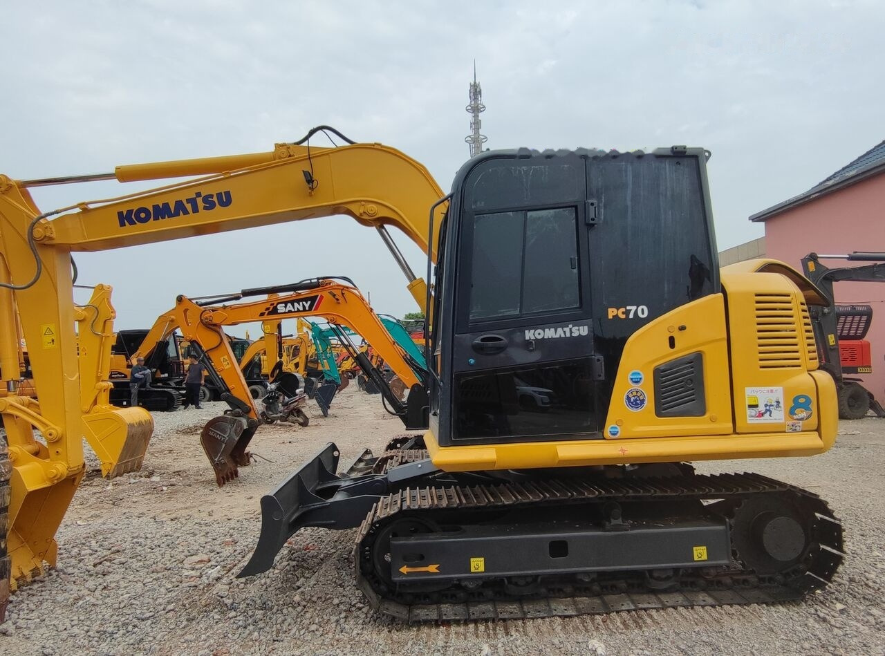 Komatsu PC70-8 - Máy xúc mini: hình 1 Komatsu PC70-8 - Máy xúc mini: hình 1