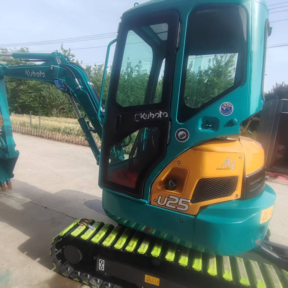 Kubota U25 - Máy xúc mini: hình 1 Kubota U25 - Máy xúc mini: hình 1