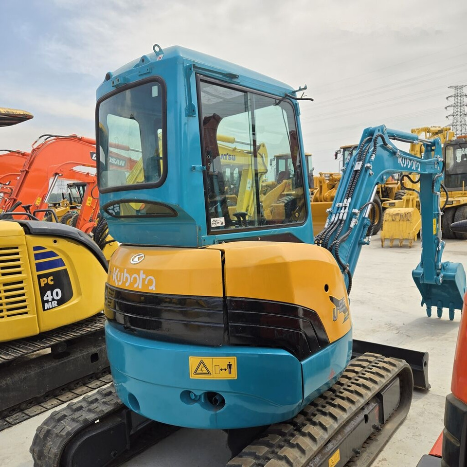 Kubota U25 - Máy xúc mini: hình 3 Kubota U25 - Máy xúc mini: hình 3