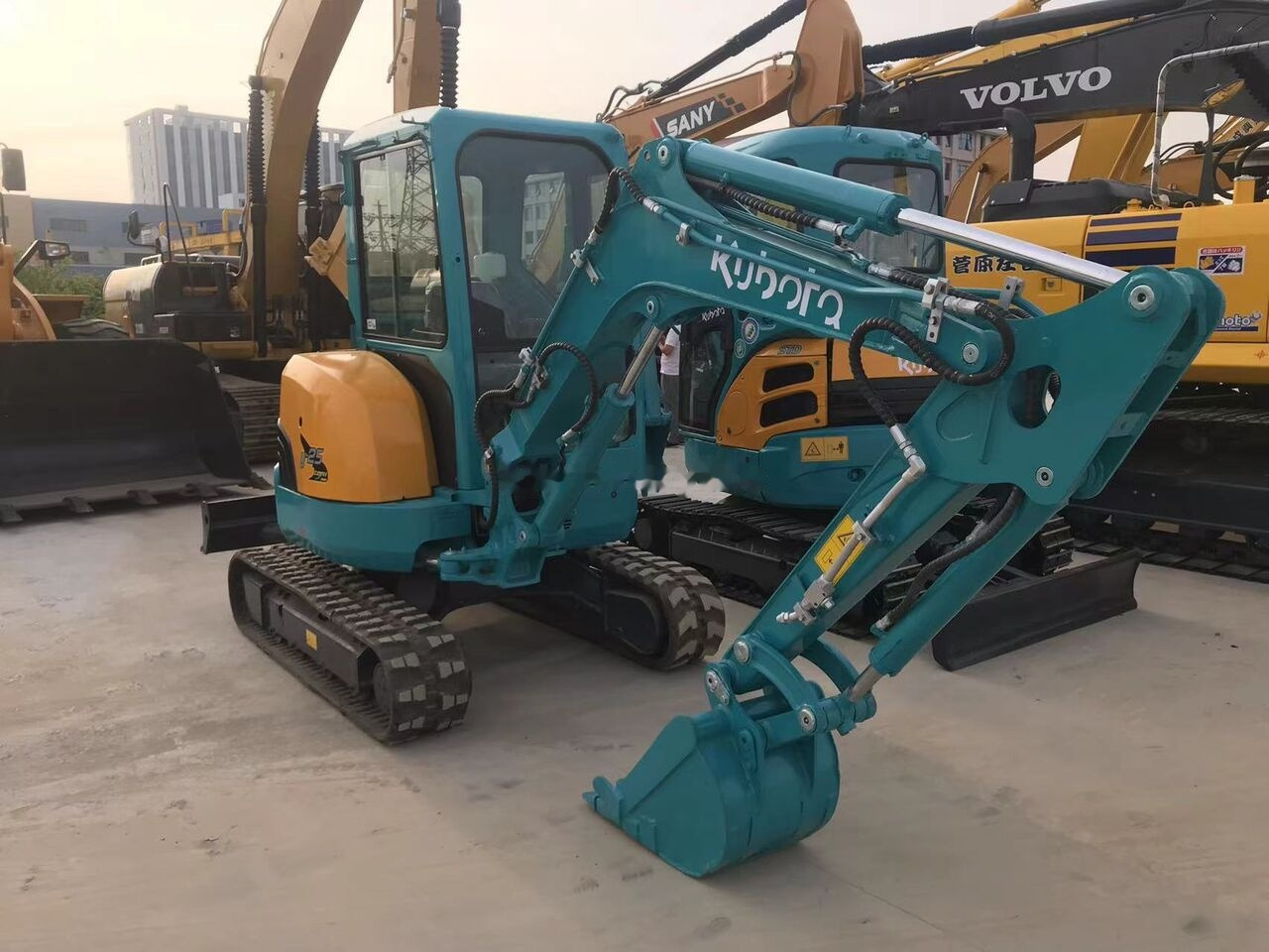 Kubota U25 - Máy xúc mini: hình 4 Kubota U25 - Máy xúc mini: hình 4