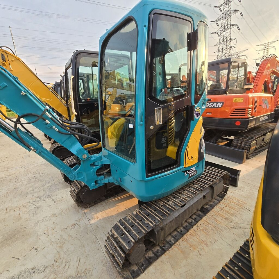 Kubota U25S - Máy xúc mini: hình 3 Kubota U25S - Máy xúc mini: hình 3