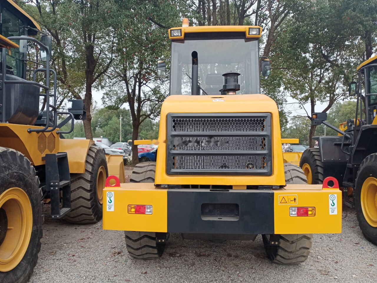 LiuGong CLG835 - Máy xúc lật bánh lốp: hình 3 LiuGong CLG835 - Máy xúc lật bánh lốp: hình 3