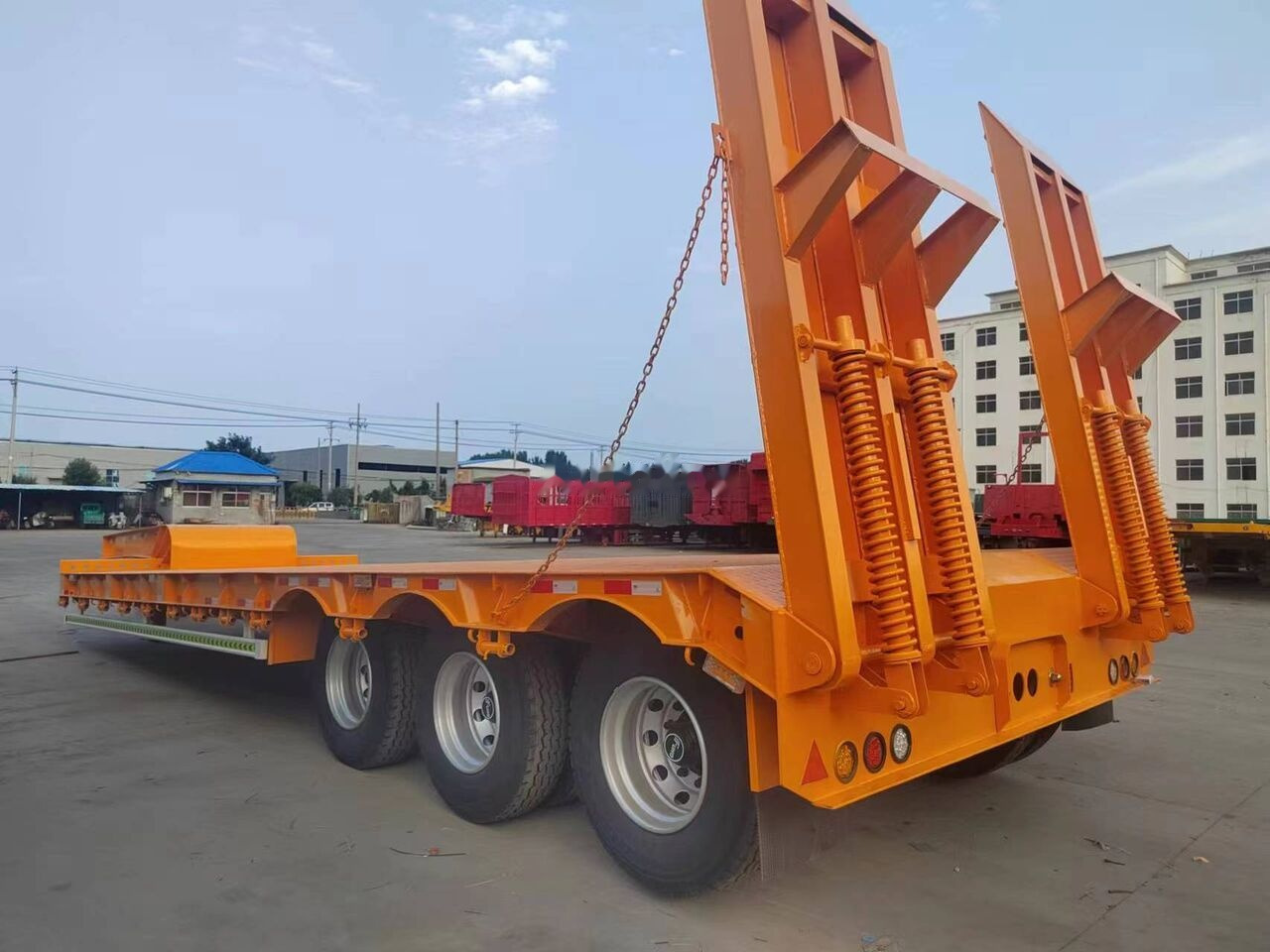 New low bed semi-tralier - Sơ mi rơ moóc thùng thấp: hình 3 New low bed semi-tralier - Sơ mi rơ moóc thùng thấp: hình 3