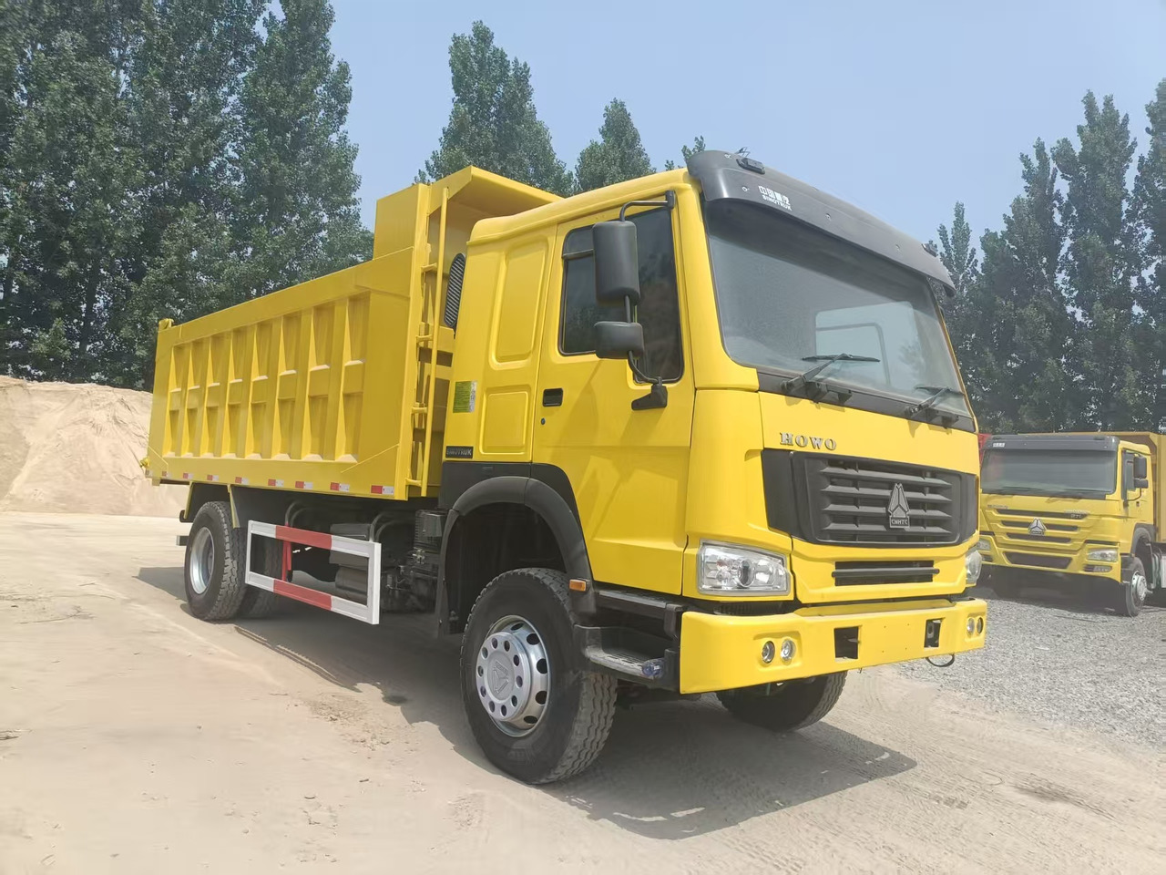 SINOTRUK HOWO 4x2 - Xe ben: hình 1 SINOTRUK HOWO 4x2 - Xe ben: hình 1