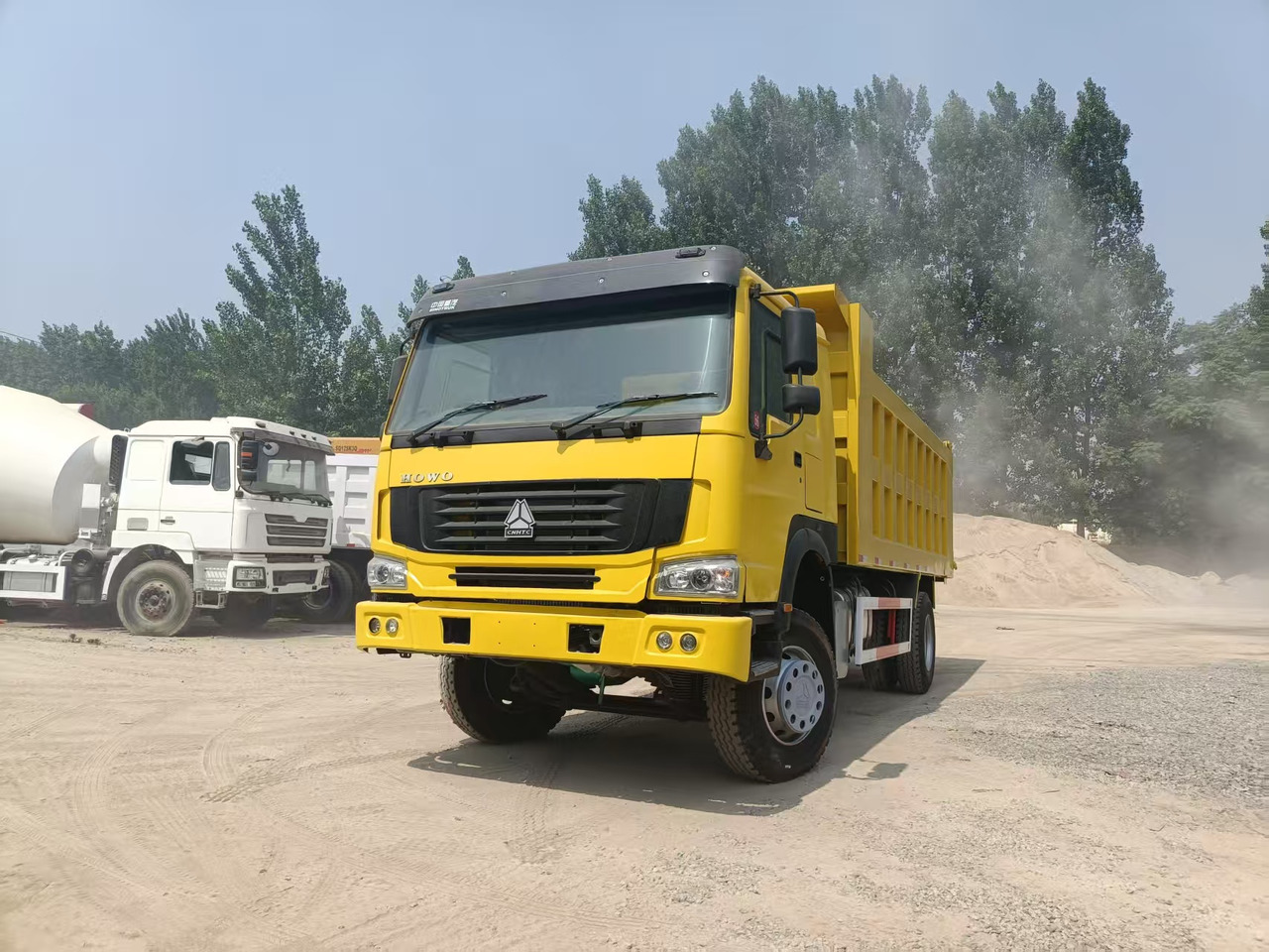 SINOTRUK HOWO 4x2 - Xe ben: hình 3 SINOTRUK HOWO 4x2 - Xe ben: hình 3