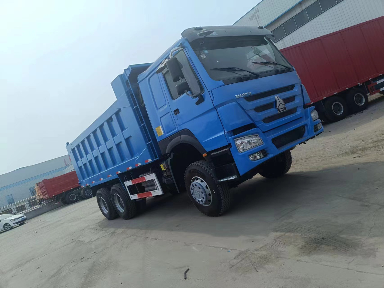 SINOTRUK HOWO 6x4 - Xe ben: hình 2 SINOTRUK HOWO 6x4 - Xe ben: hình 2