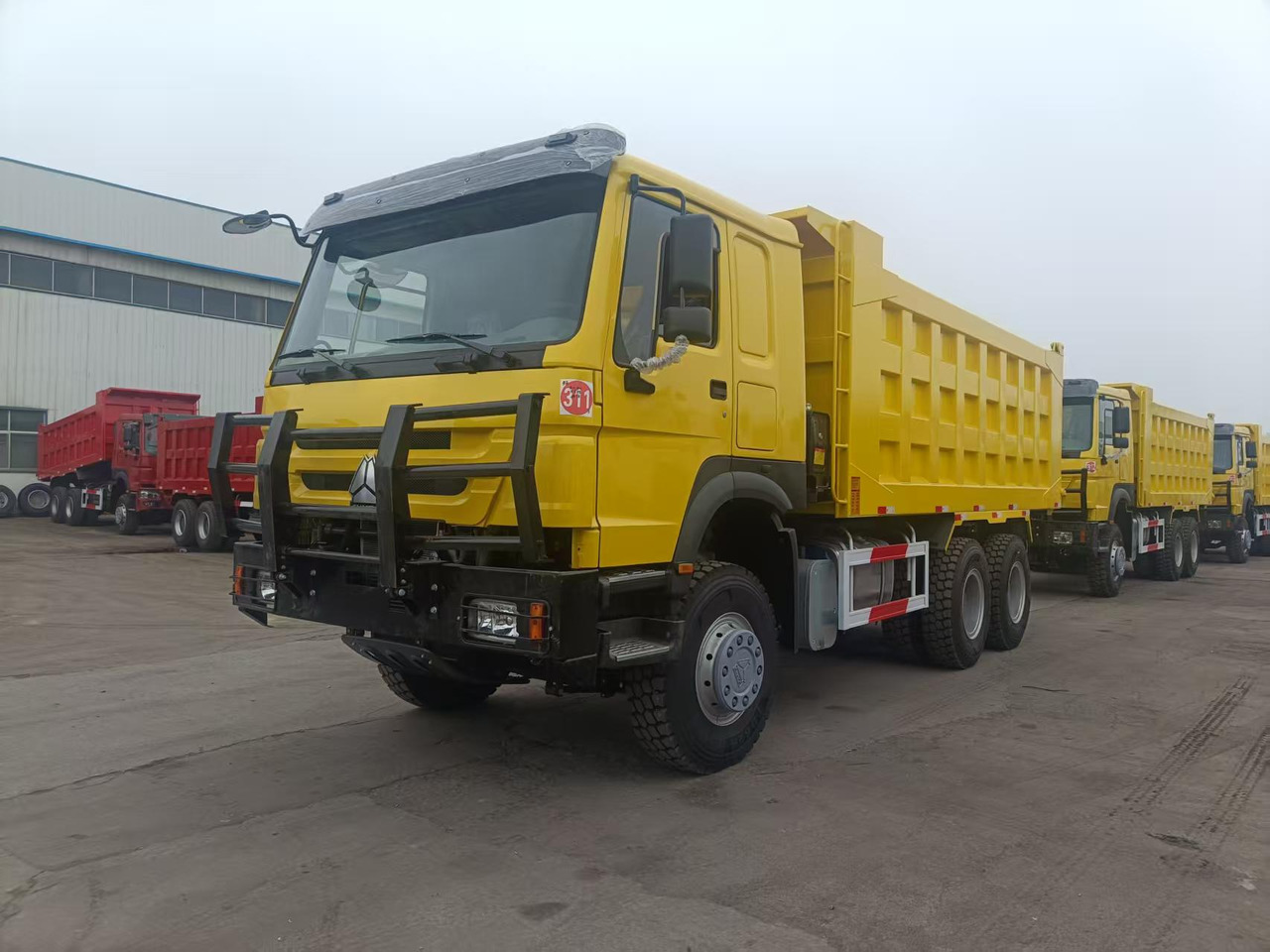 SINOTRUK HOWO 6x4 - Xe ben: hình 2 SINOTRUK HOWO 6x4 - Xe ben: hình 2