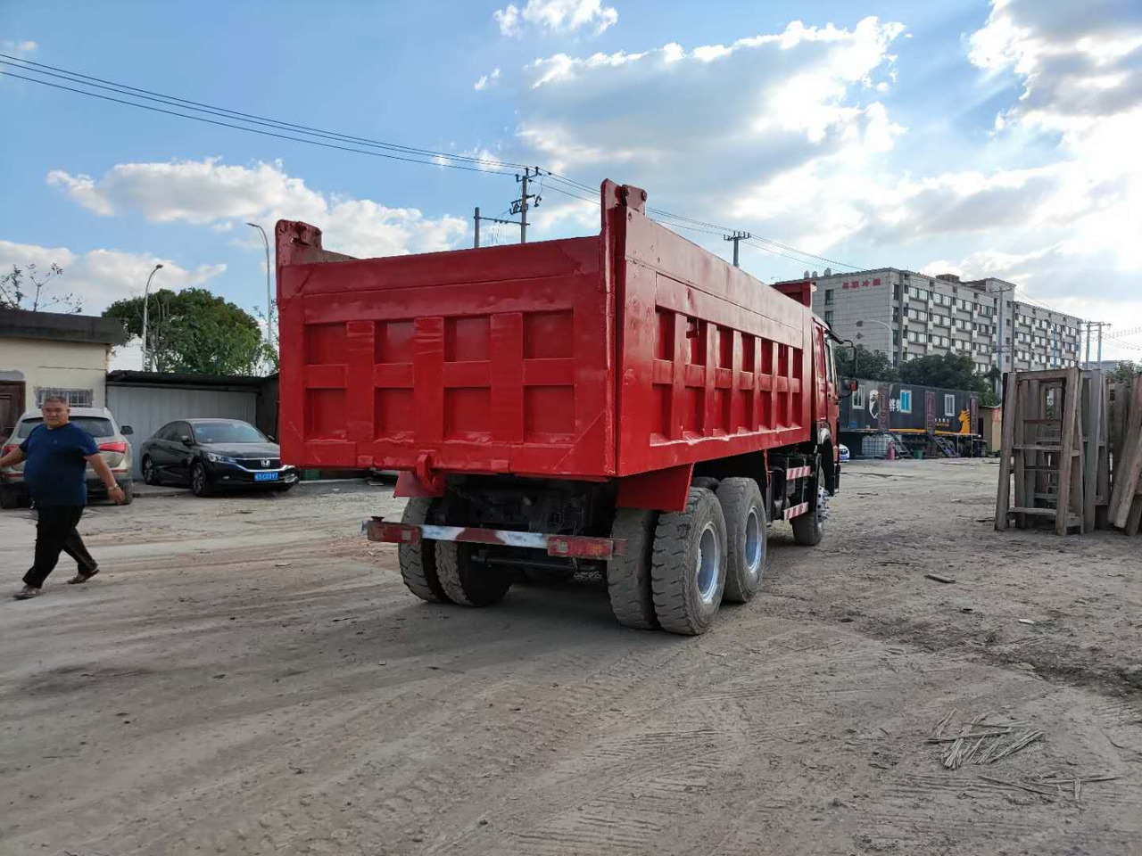 SINOTRUK HOWO 6x4 - Xe ben: hình 4 SINOTRUK HOWO 6x4 - Xe ben: hình 4