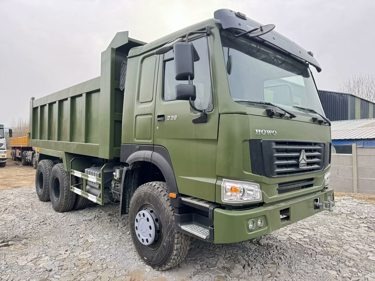 SINOTRUK HOWO 6x4 - Xe ben: hình 4 SINOTRUK HOWO 6x4 - Xe ben: hình 4