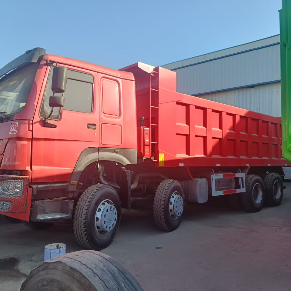 SINOTRUK HOWO 8x4 - Xe ben: hình 2 SINOTRUK HOWO 8x4 - Xe ben: hình 2