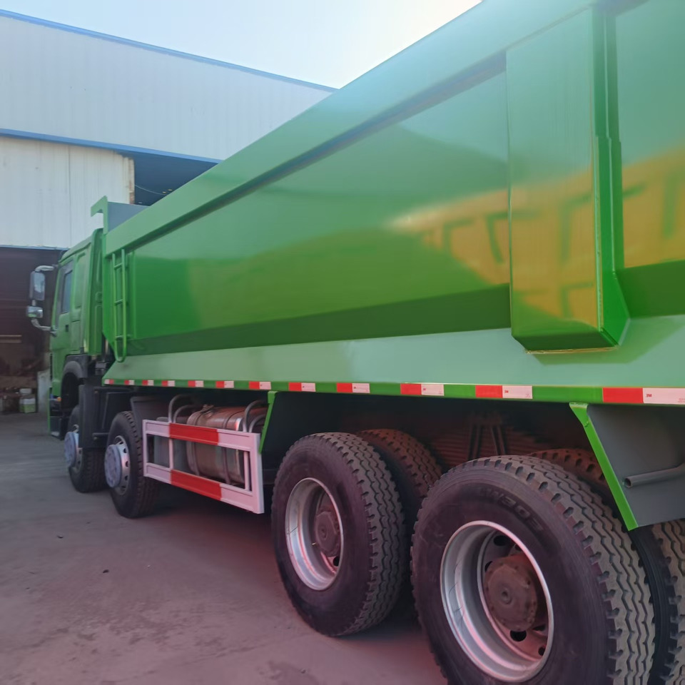 SINOTRUK HOWO - Xe tải hộp: hình 4 SINOTRUK HOWO - Xe tải hộp: hình 4