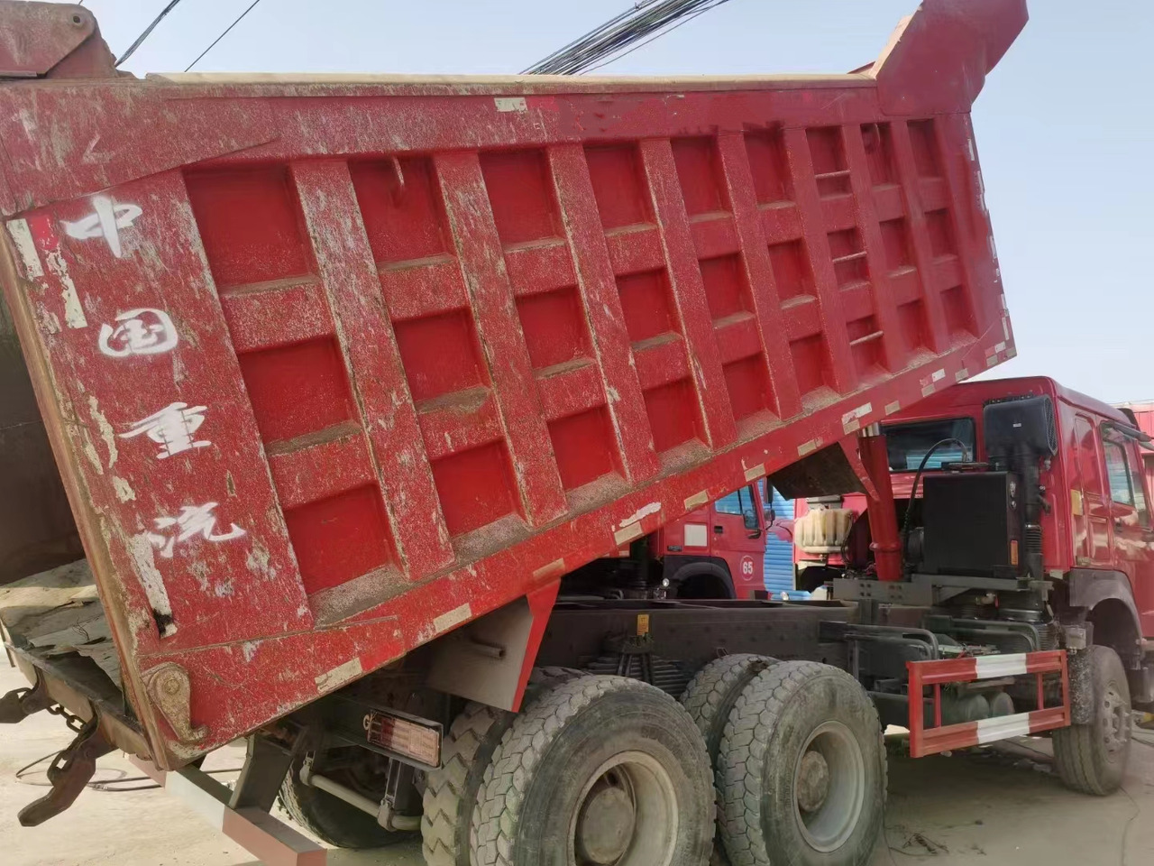 SINOTRUK HOWO - Xe ben: hình 2 SINOTRUK HOWO - Xe ben: hình 2