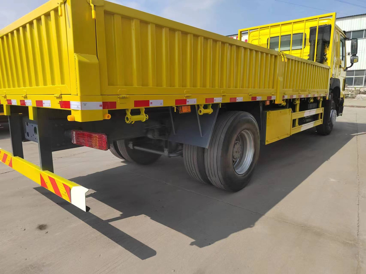 SINOTRUK HOWO - Xe ben: hình 4 SINOTRUK HOWO - Xe ben: hình 4