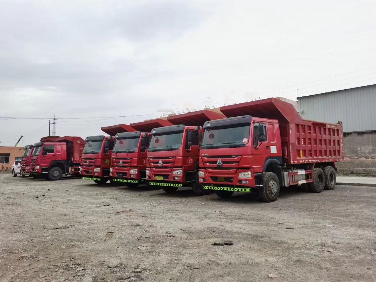 SINOTRUK HOWO - Xe ben: hình 3 SINOTRUK HOWO - Xe ben: hình 3