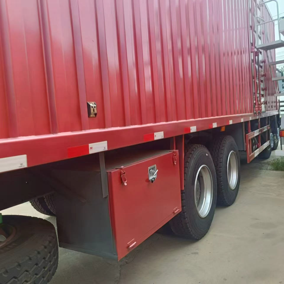 SINOTRUK HOWO - Xe tải hộp: hình 4 SINOTRUK HOWO - Xe tải hộp: hình 4