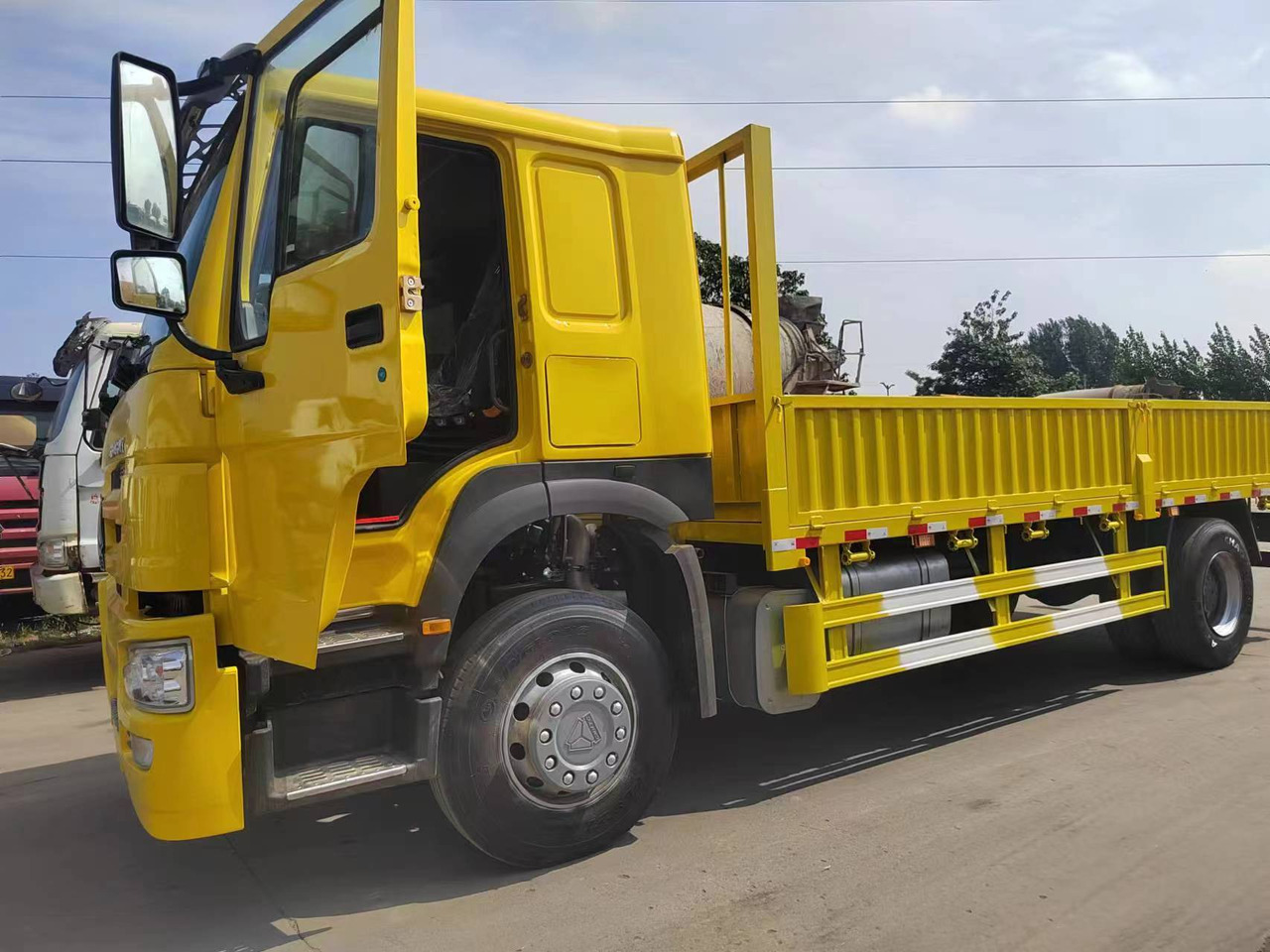 SINOTRUK HOWO - Xe ben: hình 3 SINOTRUK HOWO - Xe ben: hình 3