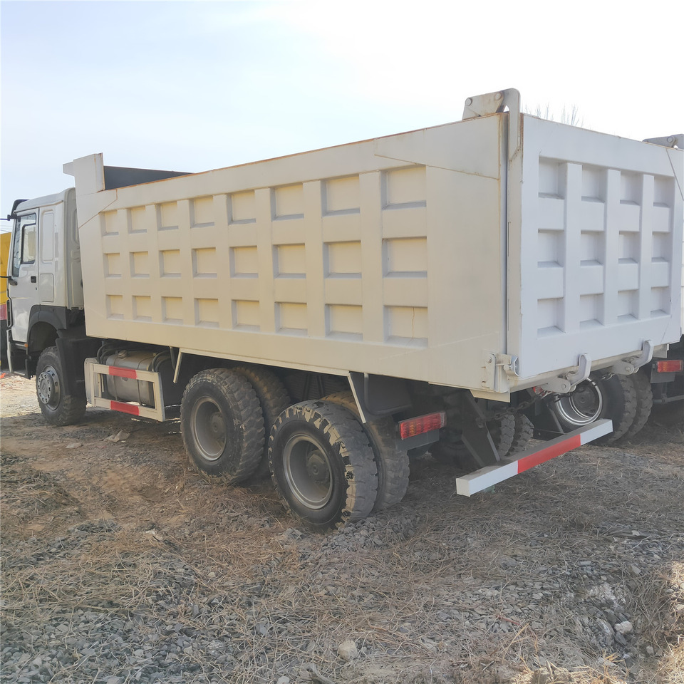 SINOTRUK HOWO - Xe ben: hình 4 SINOTRUK HOWO - Xe ben: hình 4