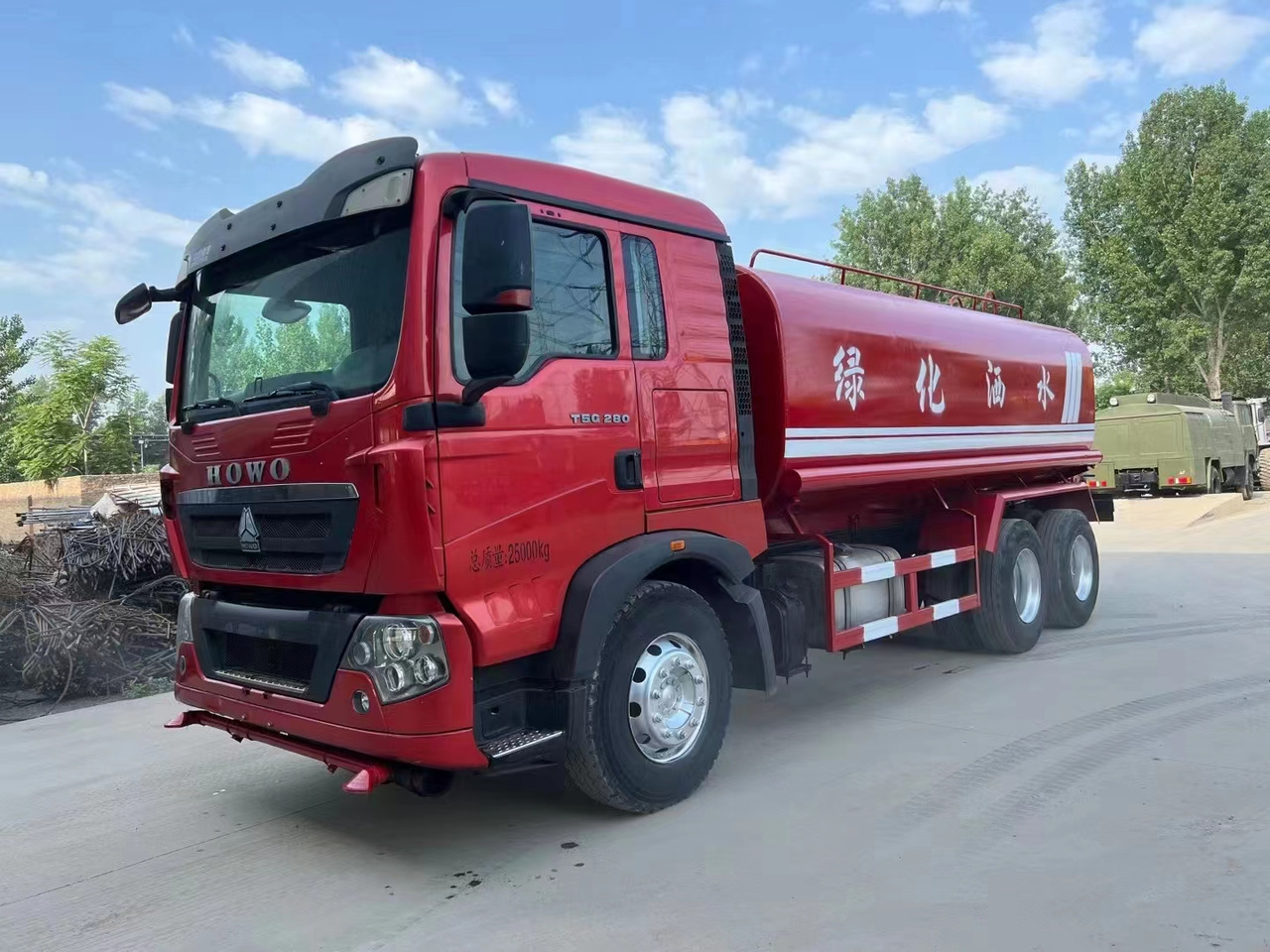 SINOTRUK HOWO sprinkler - Xe bồn: hình 3 SINOTRUK HOWO sprinkler - Xe bồn: hình 3