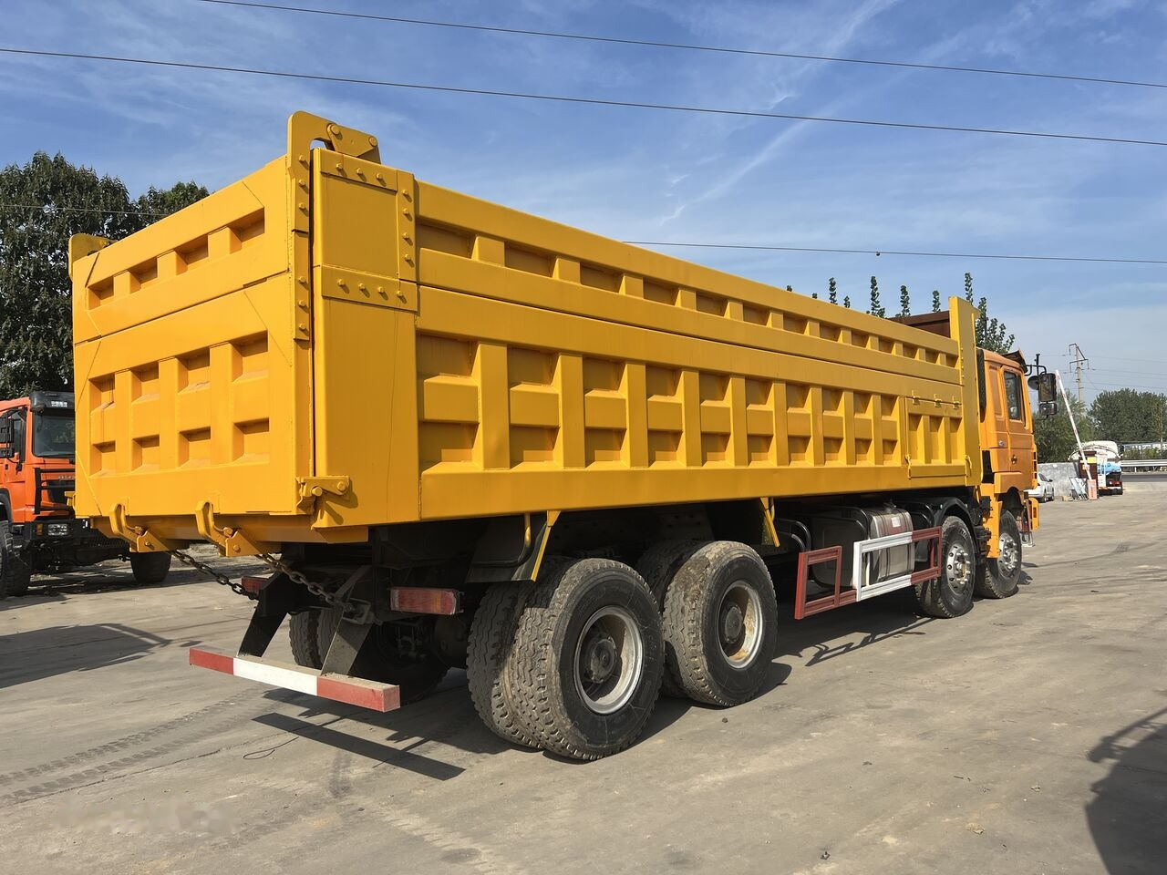 Shacman F3000 8*4 - Xe ben: hình 2 Shacman F3000 8*4 - Xe ben: hình 2