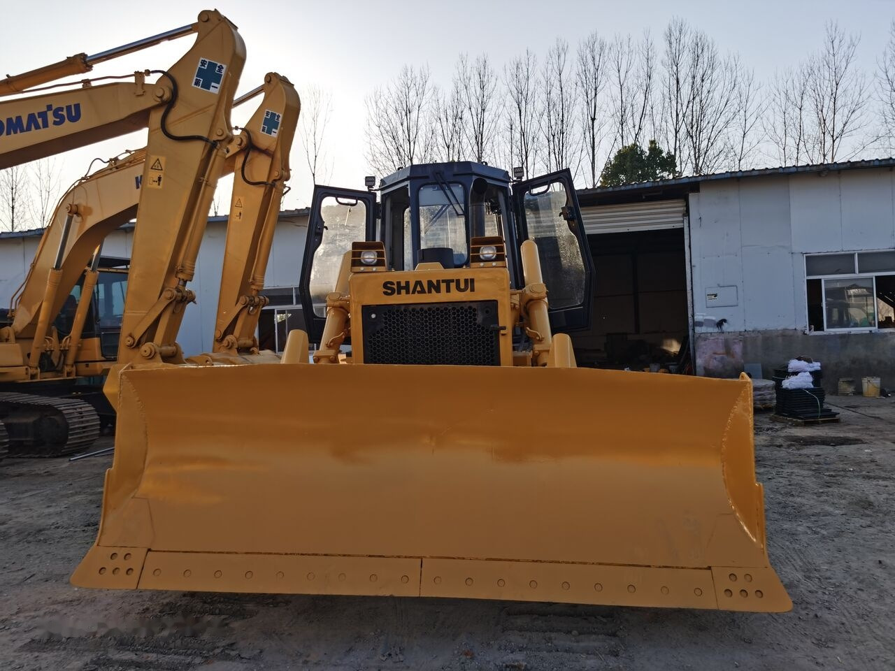 Shantui SD16 - Máy ủi: hình 4 Shantui SD16 - Máy ủi: hình 4