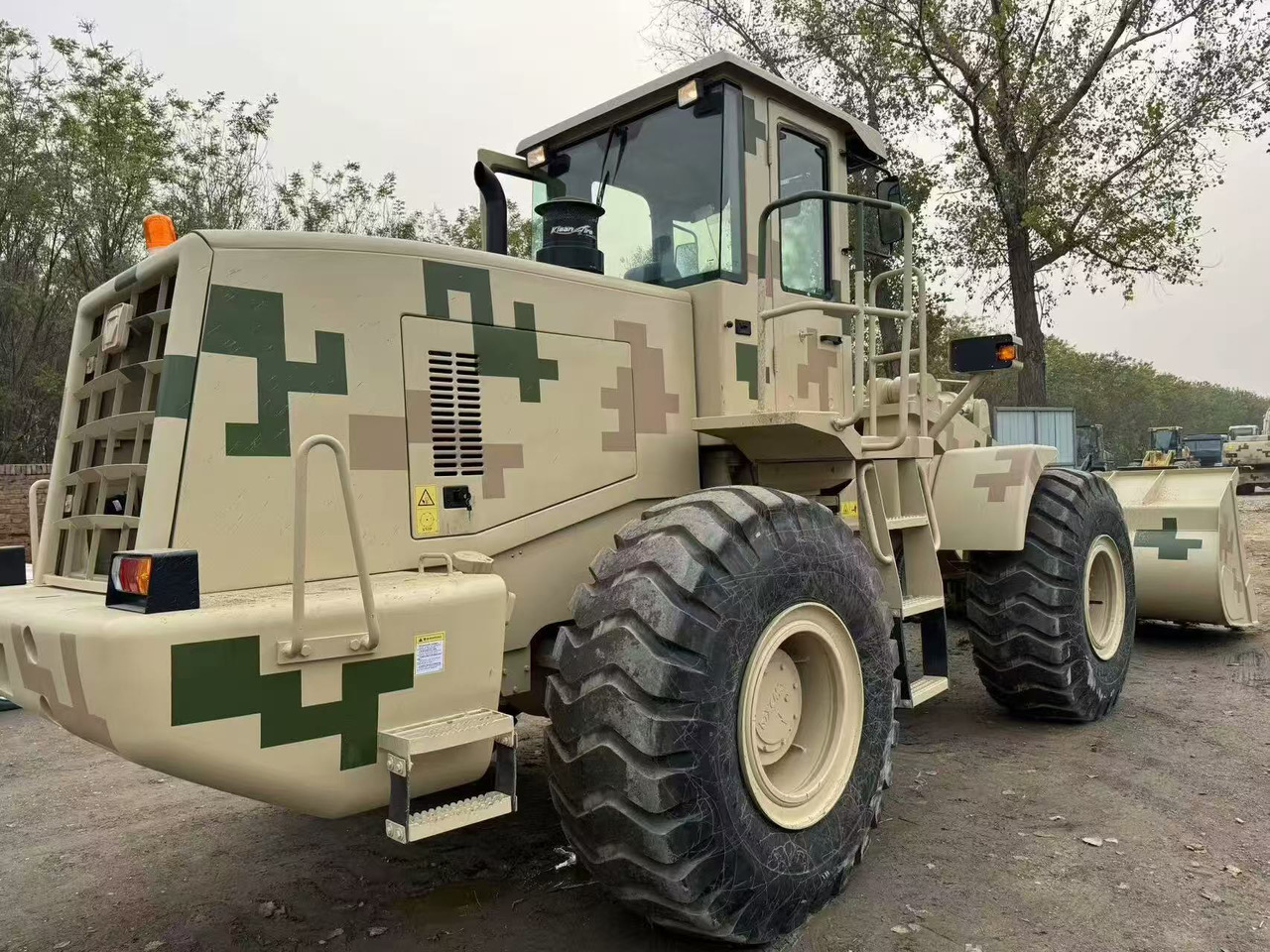 XCMG LW500KL - Máy xúc lật bánh lốp: hình 5 XCMG LW500KL - Máy xúc lật bánh lốp: hình 5