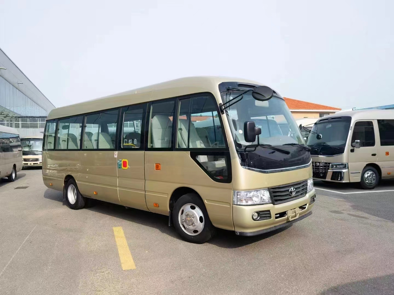 TOYOTA COASTER - Xe bus: hình 1 TOYOTA COASTER - Xe bus: hình 1
