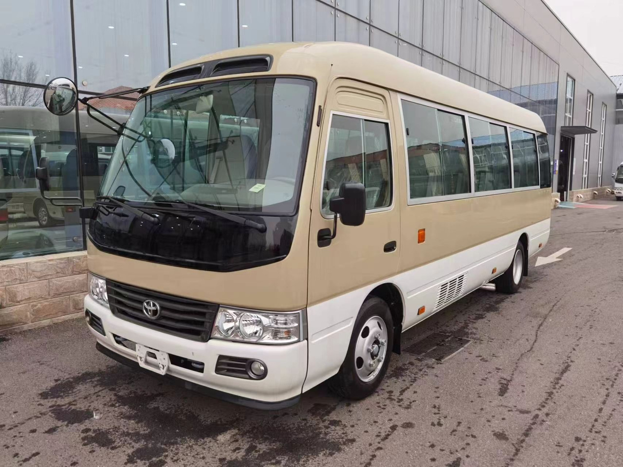 TOYOTA COASTER - Xe bus: hình 5 TOYOTA COASTER - Xe bus: hình 5