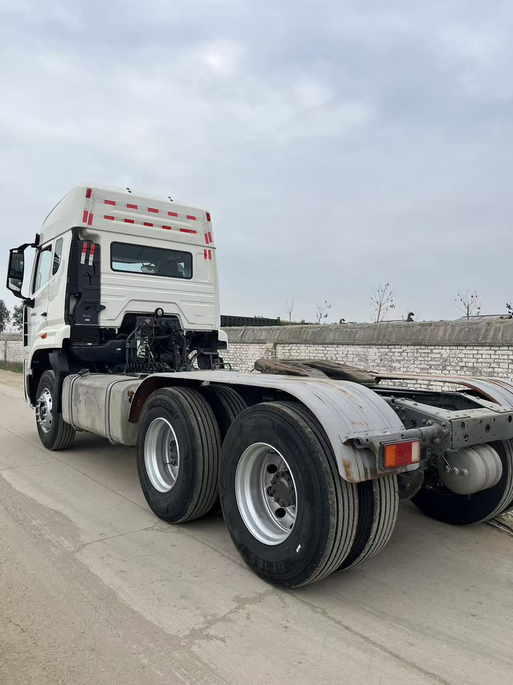 SINOTRUK HOHAN tractor - Xe đầu kéo: hình 4 SINOTRUK HOHAN tractor - Xe đầu kéo: hình 4