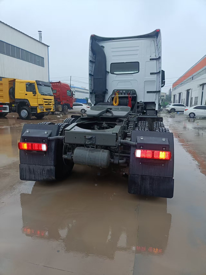 SINOTRUK HOWO A7 - Xe đầu kéo: hình 4 SINOTRUK HOWO A7 - Xe đầu kéo: hình 4
