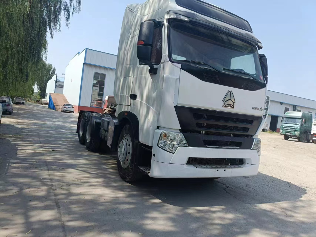 SINOTRUK HOWO A7 - Xe đầu kéo: hình 1 SINOTRUK HOWO A7 - Xe đầu kéo: hình 1