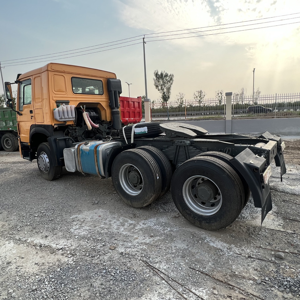 SINOTRUK HOWO - Xe đầu kéo: hình 1 SINOTRUK HOWO - Xe đầu kéo: hình 1