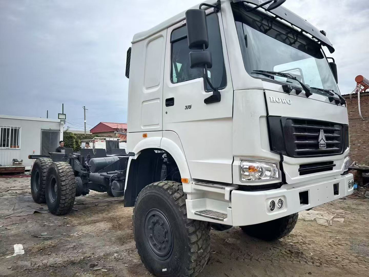 SINOTRUK HOWO - Xe đầu kéo: hình 1 SINOTRUK HOWO - Xe đầu kéo: hình 1