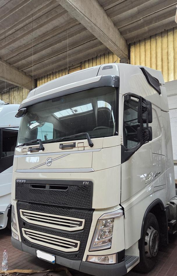 Cabina Volvo FH460 Alta Globetrotter - Cabin cho Xe tải: hình 3 Cabina Volvo FH460 Alta Globetrotter - Cabin cho Xe tải: hình 3