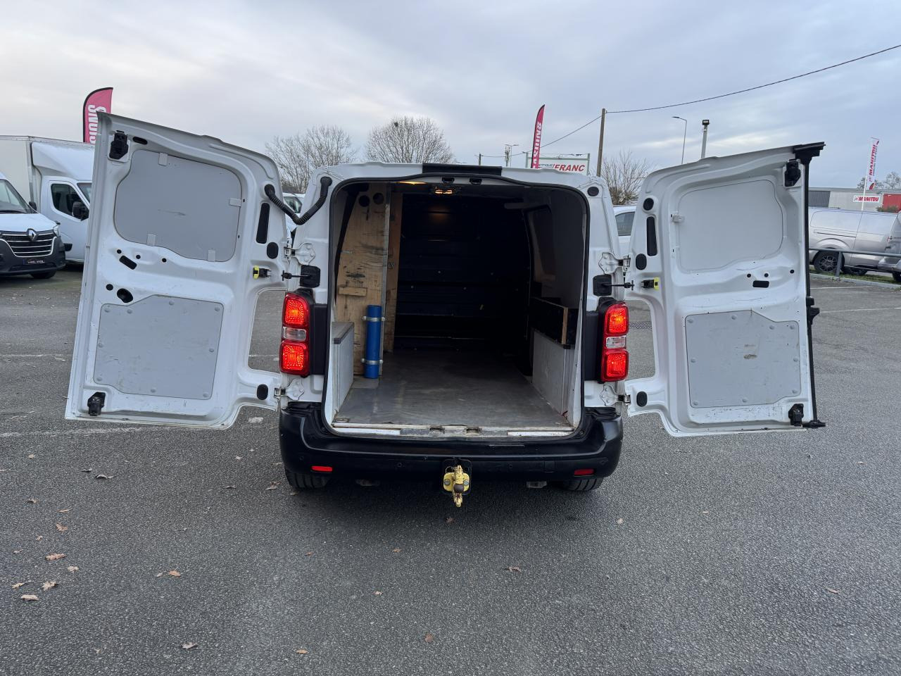 CITROEN JUMPY M 2.0 HDI 120CH DRIVER - Xe van chở hàng: hình 2 CITROEN JUMPY M 2.0 HDI 120CH DRIVER - Xe van chở hàng: hình 2