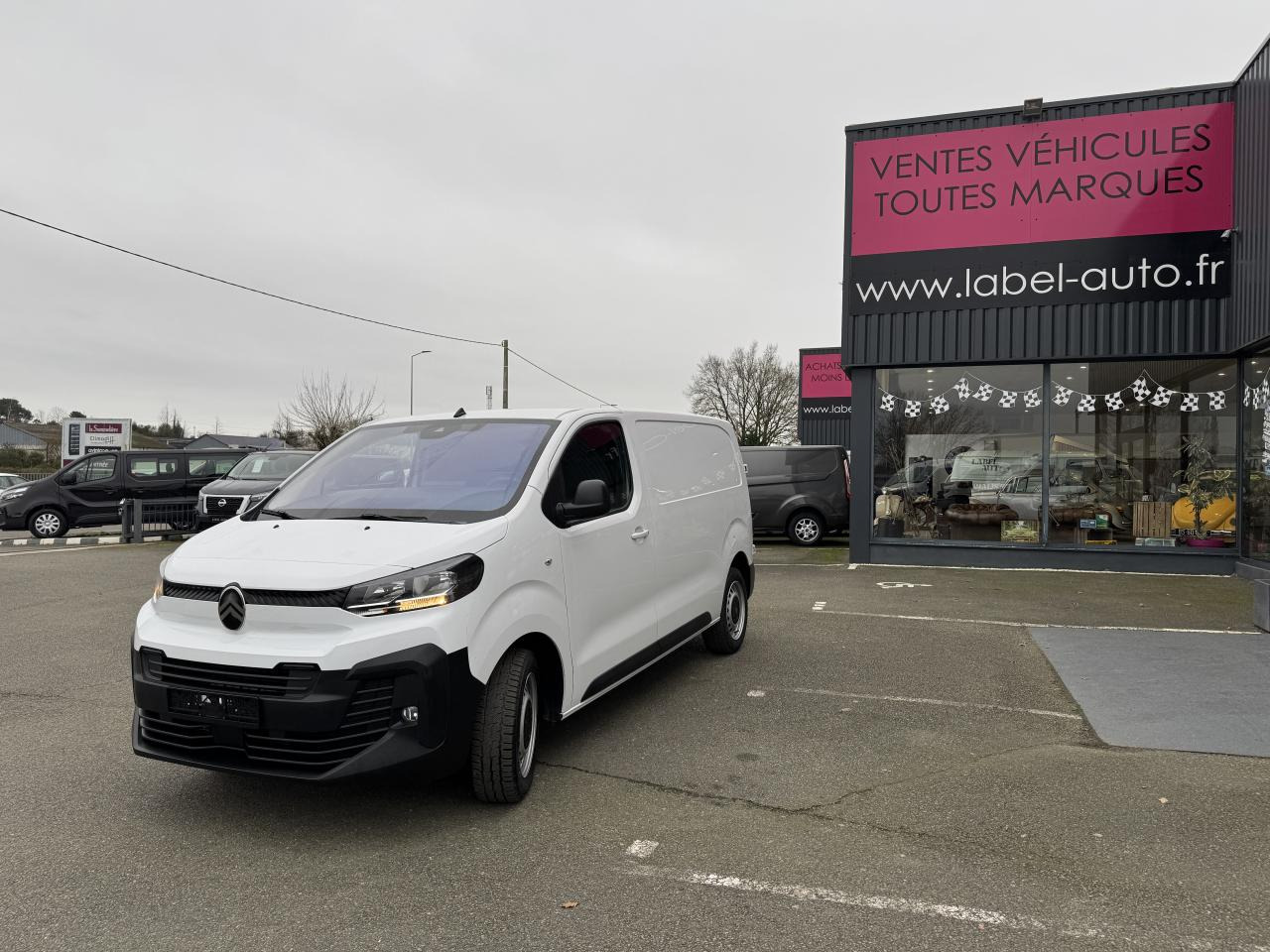 CITROEN Jumpy M 2.0 BlueHDi - 145 S&S - BV EAT8 III FOURGON . PHASE 2 - Xe van chở hàng: hình 1 CITROEN Jumpy M 2.0 BlueHDi - 145 S&S - BV EAT8 III FOURGON . PHASE 2 - Xe van chở hàng: hình 1