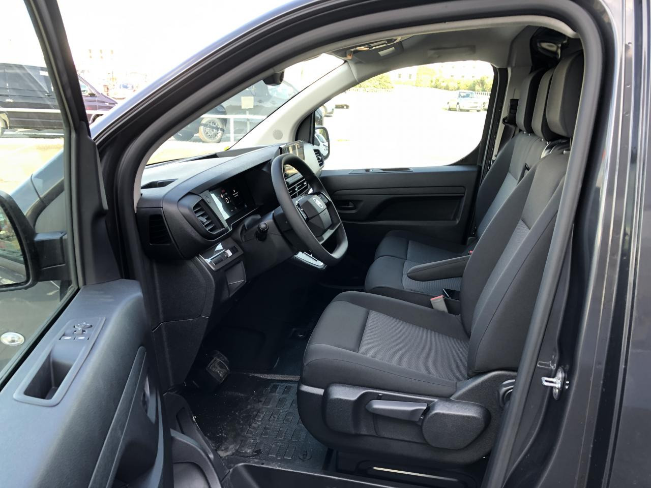 CITROEN Jumpy M 2.0 BlueHDi - 180 S&S - BV EAT8 III FOURGON . PHASE 2 - Xe van chở hàng: hình 5 CITROEN Jumpy M 2.0 BlueHDi - 180 S&S - BV EAT8 III FOURGON . PHASE 2 - Xe van chở hàng: hình 5