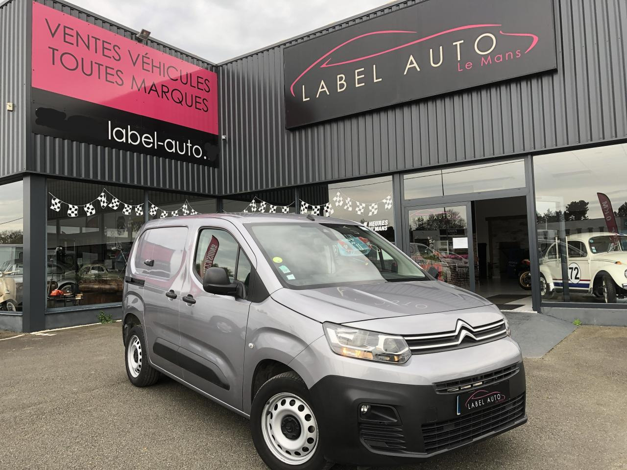 CITROEN berlingo M 1000KG BLUEHDI 130 S&S CLUB EAT8 - Xe van chở hàng: hình 2 CITROEN berlingo M 1000KG BLUEHDI 130 S&S CLUB EAT8 - Xe van chở hàng: hình 2