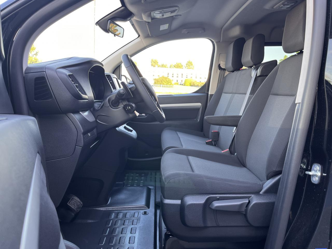 FIAT Scudo XL 2.0 BlueHDi - 180 S&S - BVA Cabine Approfondie 6 PLACES - Xe tải van: hình 5 FIAT Scudo XL 2.0 BlueHDi - 180 S&S - BVA Cabine Approfondie 6 PLACES - Xe tải van: hình 5