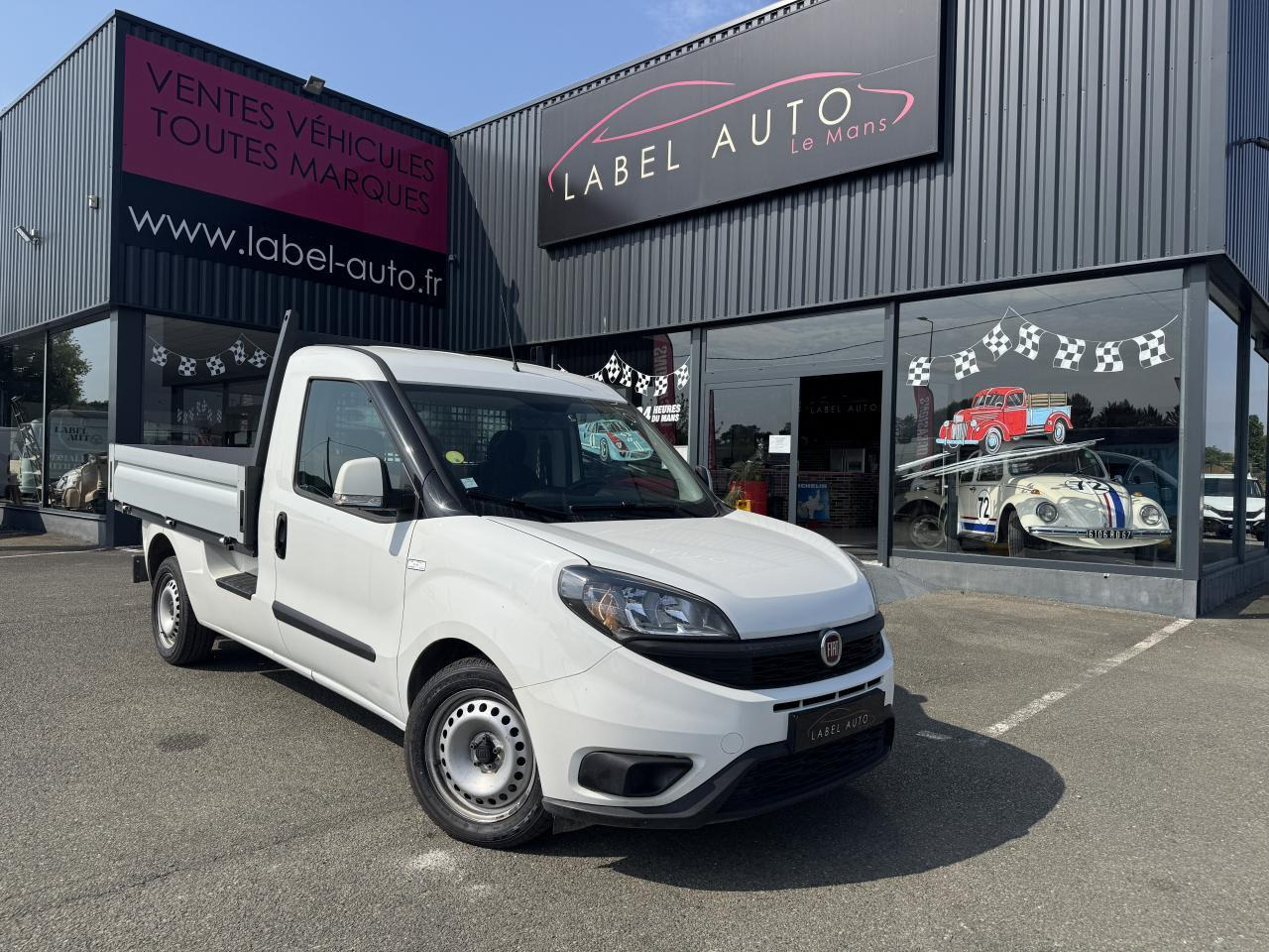 Fiat Doblo Cargo Cargo 1.6 Multijet 16V 105 ch WORK UP PLATEAU Pro Lounge - Xe tải nhỏ phẳng: hình 2 Fiat Doblo Cargo Cargo 1.6 Multijet 16V 105 ch WORK UP PLATEAU Pro Lounge - Xe tải nhỏ phẳng: hình 2