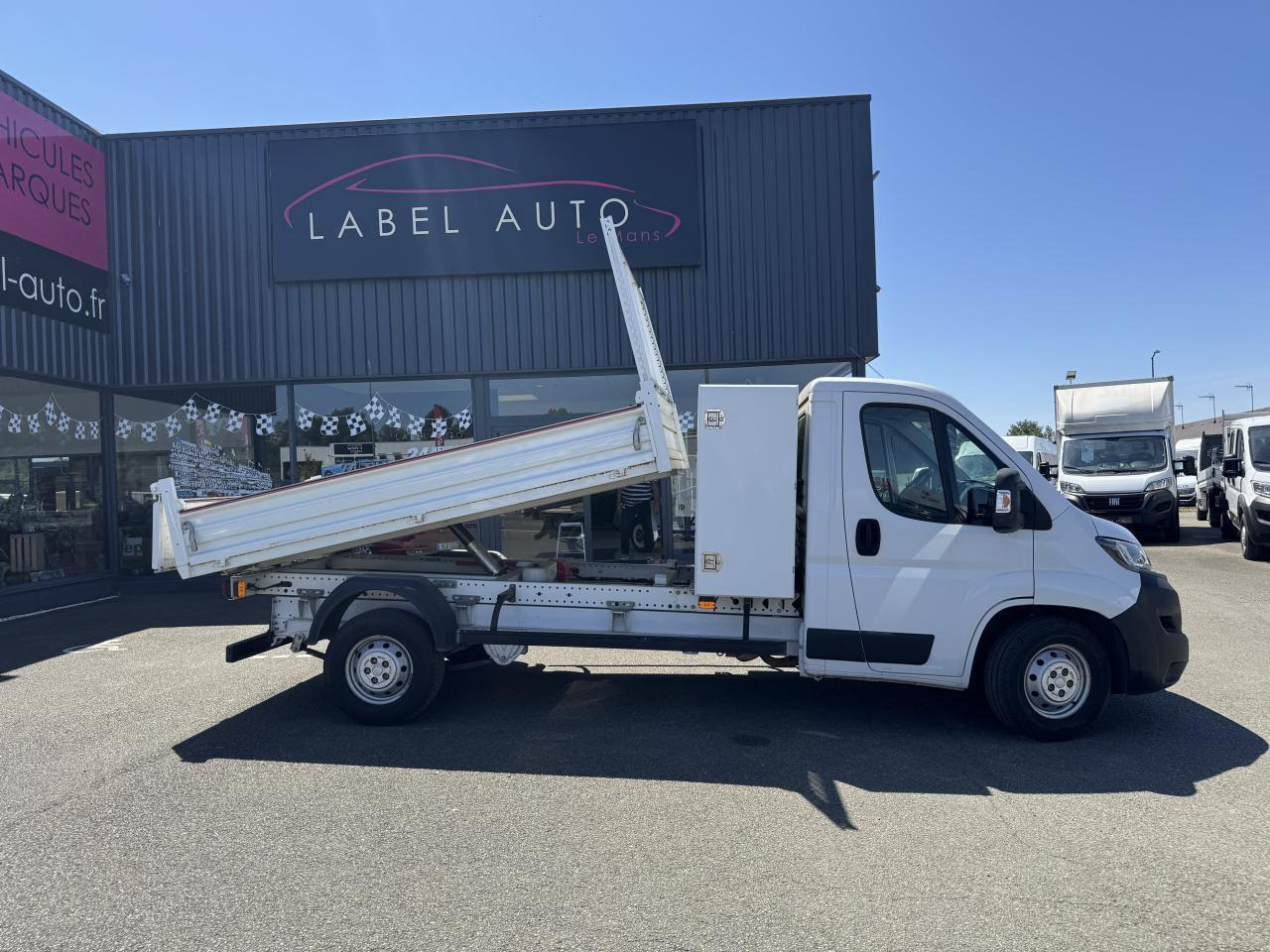 Fiat Ducato 3.5 MAXI L 2.3 MULTIJET 160CH BENNE ACIER PACK PRO NAV + COFFRE JPM - Xe ben nhỏ: hình 1 Fiat Ducato 3.5 MAXI L 2.3 MULTIJET 160CH BENNE ACIER PACK PRO NAV + COFFRE JPM - Xe ben nhỏ: hình 1