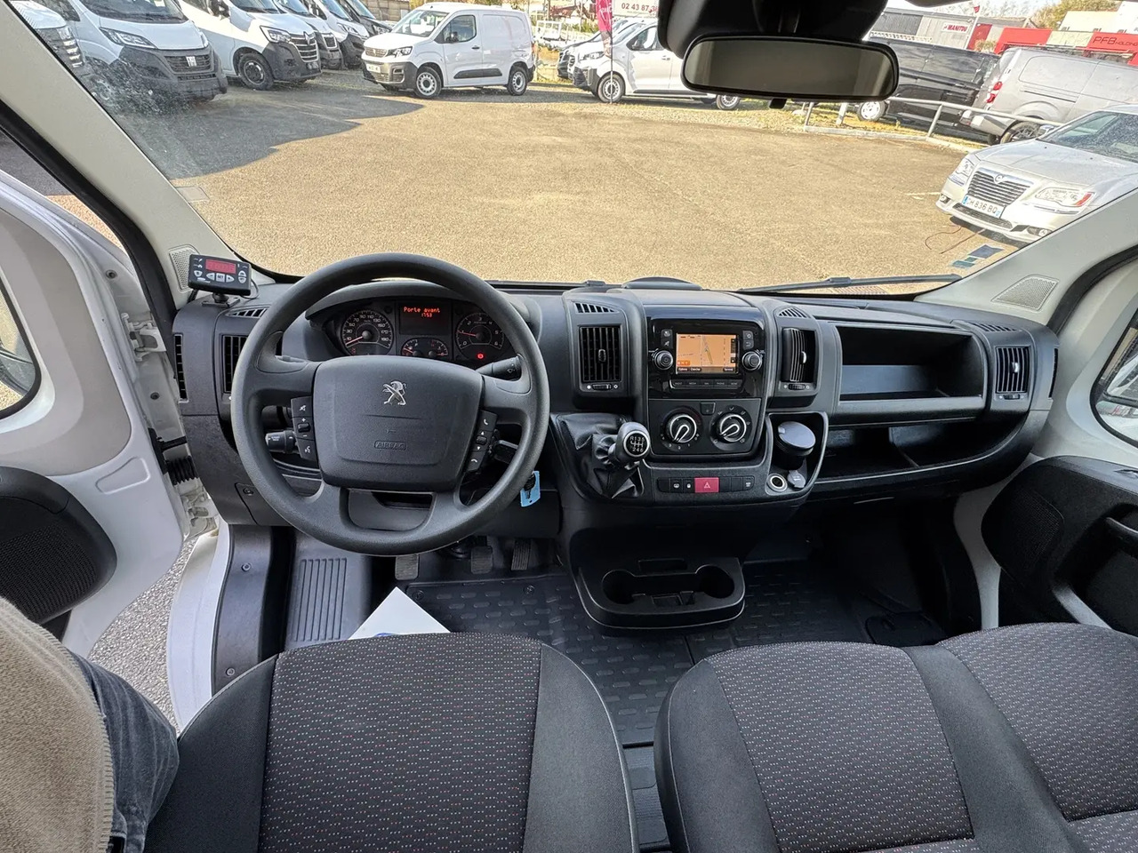 Fiat Ducato CCB 3.5 MAXI HD M 2.3 MULTIJET 130CH BUSINESS - Xe tải nhỏ thùng kín: hình 4 Fiat Ducato CCB 3.5 MAXI HD M 2.3 MULTIJET 130CH BUSINESS - Xe tải nhỏ thùng kín: hình 4